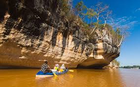 Down the Manambolo river