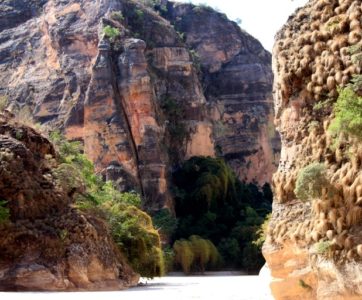 Sakapaly sandy track